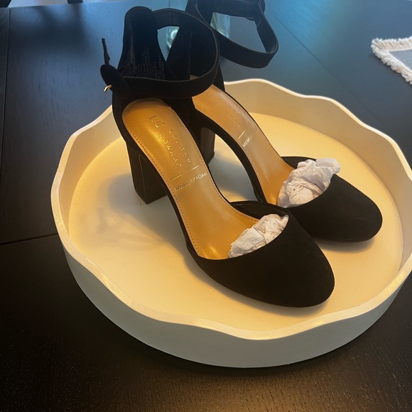 LC Lauren Conrad Shoes - LC Lauren Conrad Black Classic Heels